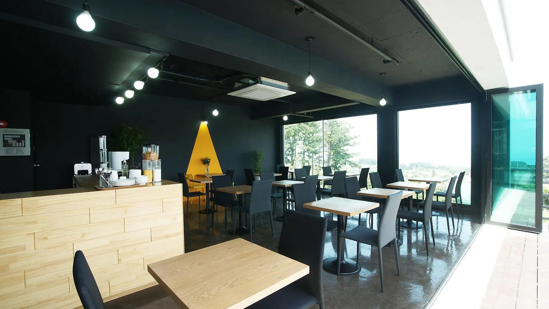 Ninespavill Jeju Hotel